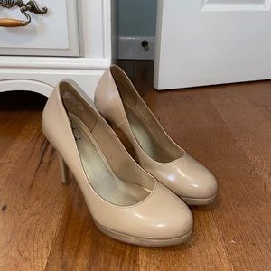 Tan heels